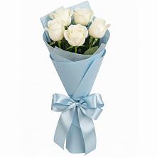 Букет 5 Белых роз Проуд в Питерке