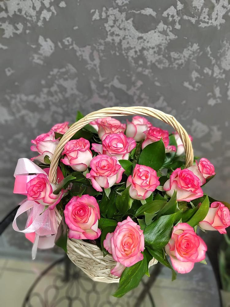 Цветочная композиция из Розы в корзине в Питерке