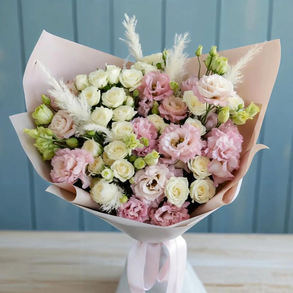 Букет цветов из: Альстромерии и Розы в Питерке