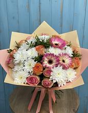 Букет цветов из:  Розы, Герберы и Хризантемы в Питерке