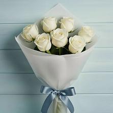 Букет 7 Белых роз Эдлесс Лав в Питерке