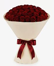 Букет 101 Бордовая роза Блэк Бакарра в Питерке