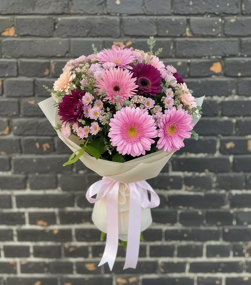 Букет цветов из: Герберы и Хризантемы в Питерке
