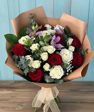 Букет цветов из:  Розы и Альстромерии в Питерке