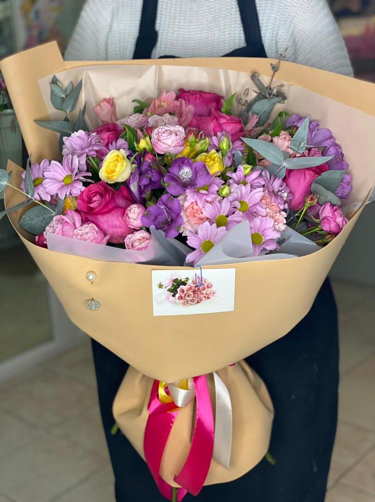 Букет цветов из: Хризантемы, Гвоздики и Альстромерии в Питерке