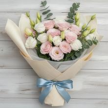 Букет цветов из:  Лизиантусы #REPLACE_PRED# Питерке