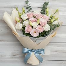 Букет цветов из:  Лизиантусы в Питерке