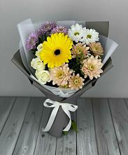 Букет цветов из:  Розы, Герберы и Хризантемы в Питерке