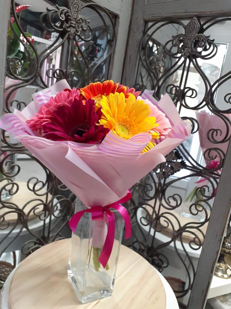 Букет цветов из: Герберы в Питерке