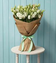 Букет цветов из:  Лизиантусы в Питерке