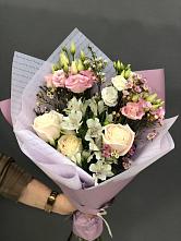 Букет цветов из:  Альстромерии, Розы и Лизиантусы #REPLACE_PRED# Питерке
