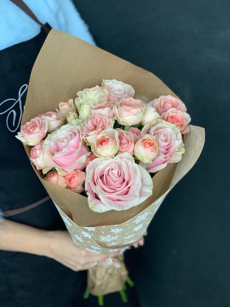 Букет цветов из: Хризантемы и Розы в Питерке