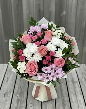 Букет цветов из:  Альстромерии, Гвоздики, Розы и Хризантемы в Питерке
