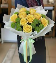Букет цветов из:  Хризантемы и Розы в Питерке