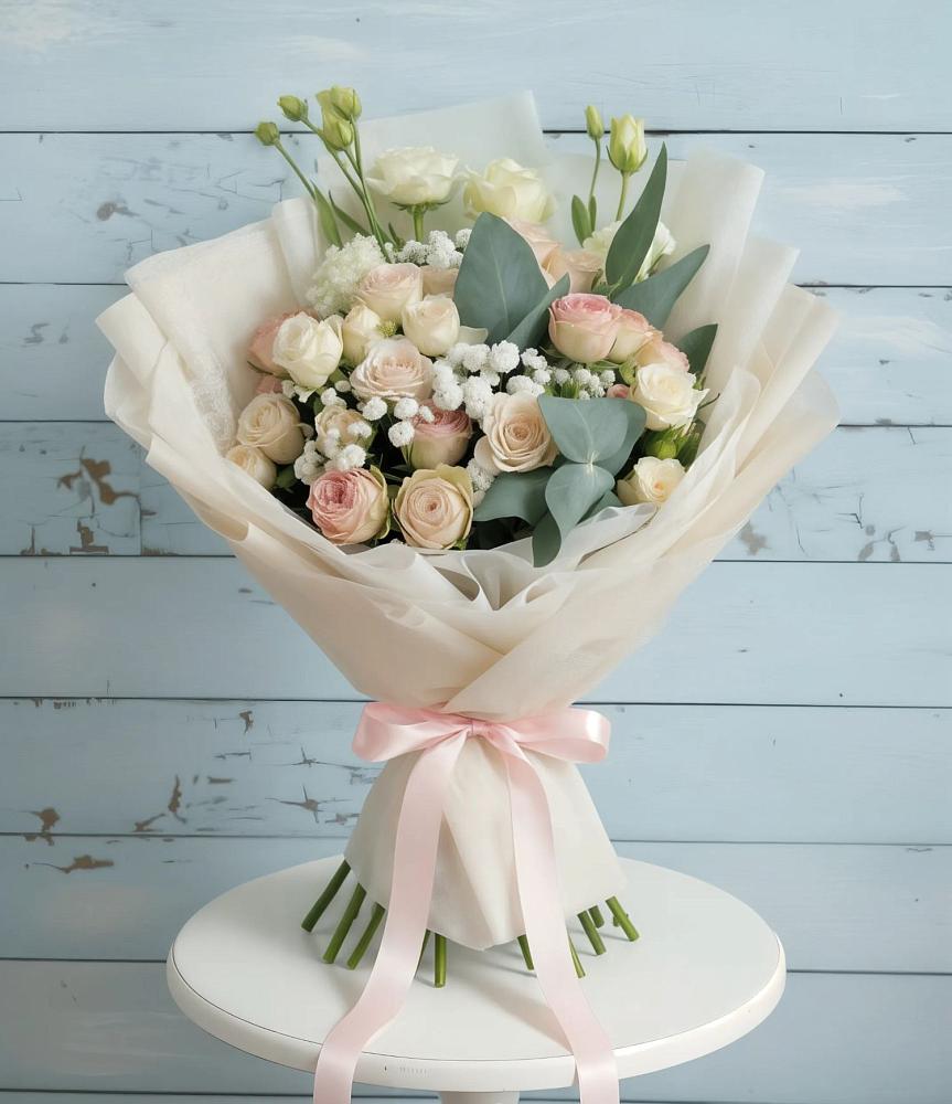 Букет цветов из: Розы и Лизиантусы в Питерке