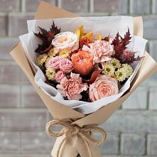 Букет цветов из:  Гвоздики, Хризантемы и Розы в Питерке