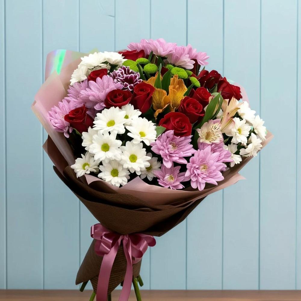 Букет цветов из: Розы, Хризантемы и Альстромерии в Питерке