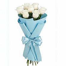 Букет 7 белых роз Проуд в Питерке