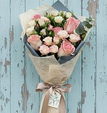 Букет цветов из:  Розы #REPLACE_PRED# Питерке