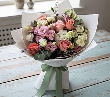 Букет цветов из:  Розы, Лизиантусы и Гвоздики в Питерке