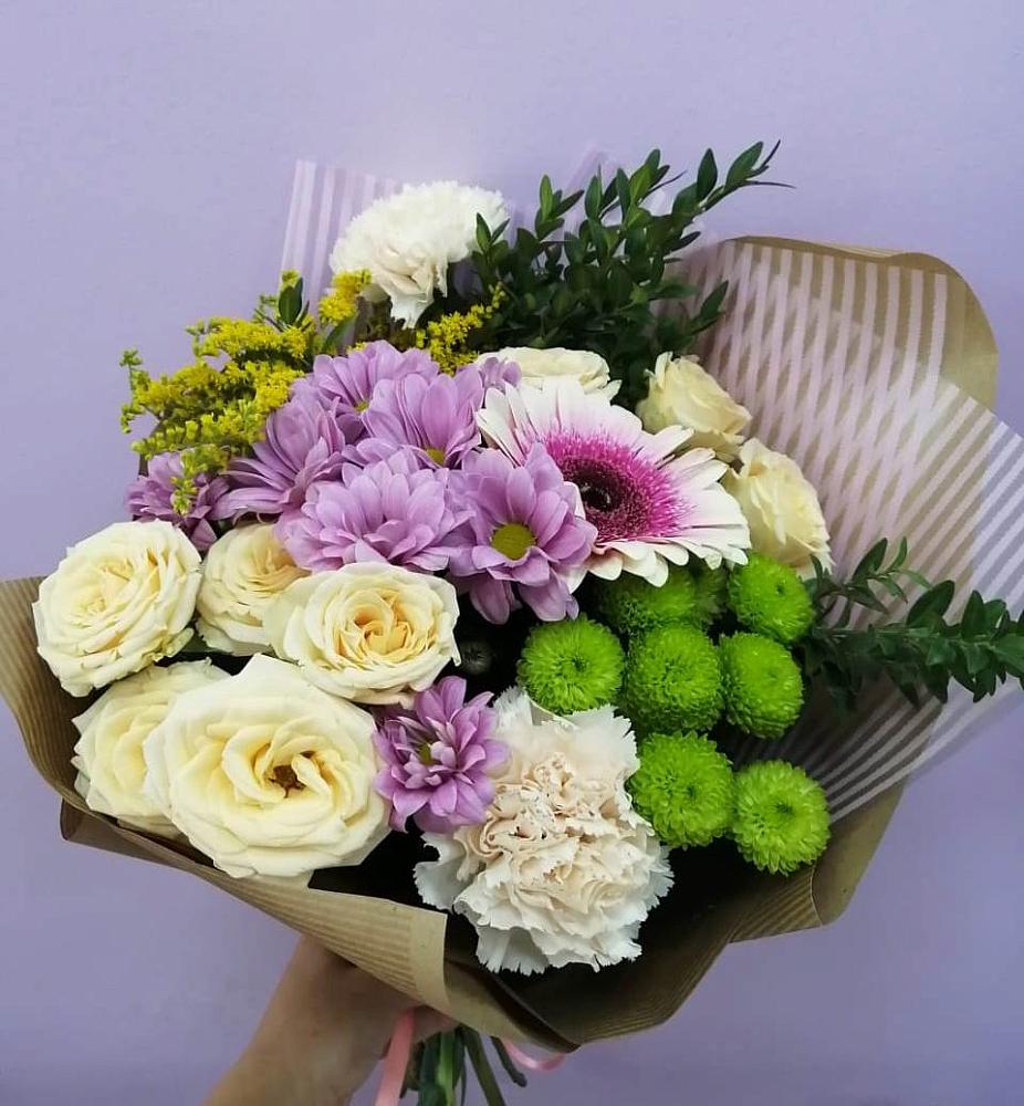 Букет цветов из: Хризантемы, Розы, Гвоздики и Герберы в Питерке