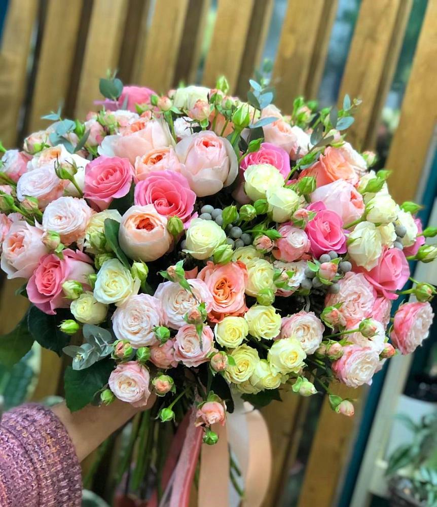 Букет цветов из: Розы в Питерке