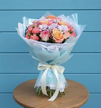Букет цветов из:  Хризантемы и Розы в Питерке