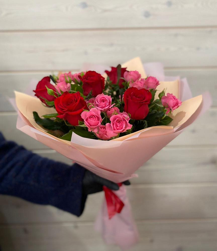 Букет цветов из: Розы в Питерке
