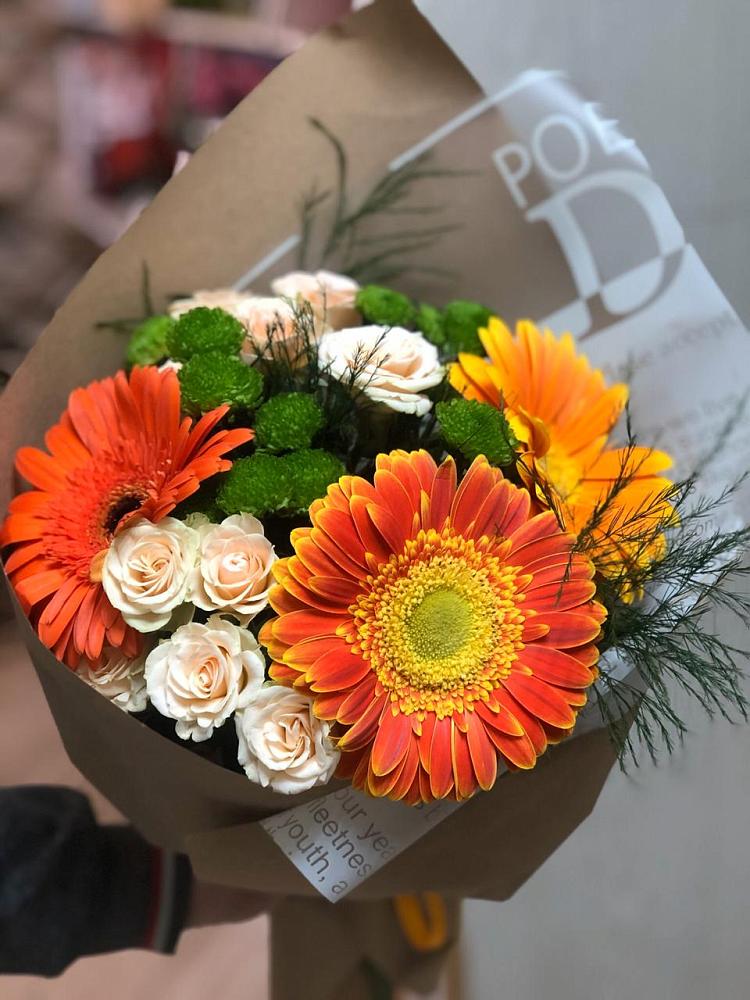 Букет цветов из: Герберы, Хризантемы и Розы в Питерке