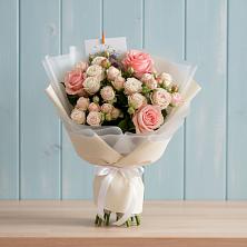 Букет цветов из:  Розы в Питерке