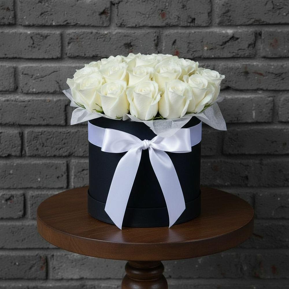 Цветочная композиция из Розы в шляпной коробке в Питерке