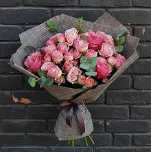 Букет цветов из:  Розы в Питерке