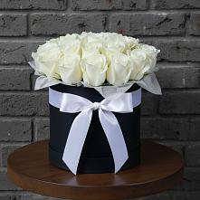 Цветочная композиция из Розы в шляпной коробке в Питерке